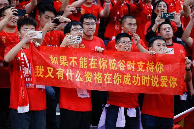 姚明职业生涯得分9247分，同届六人超越一万分